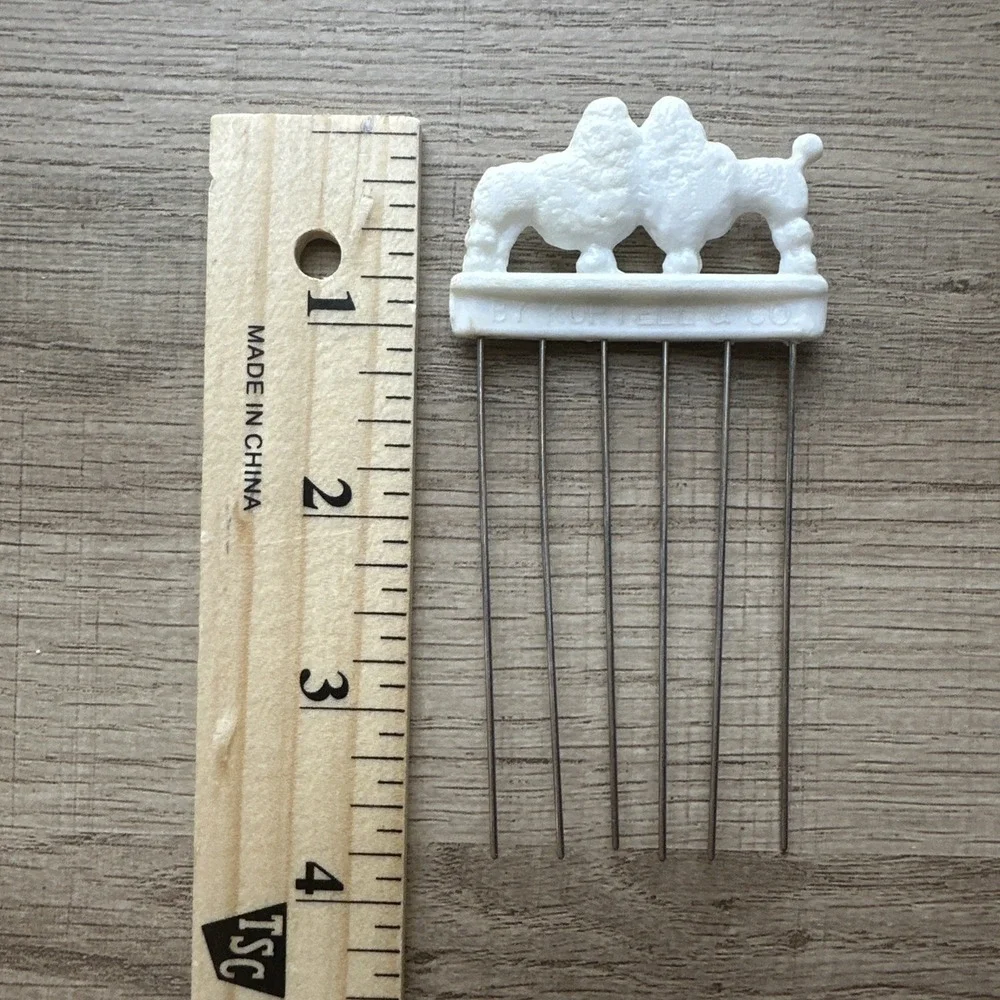 Vintage Glamour‎ Lift White Poodles Pick Comb Kurtell & Company